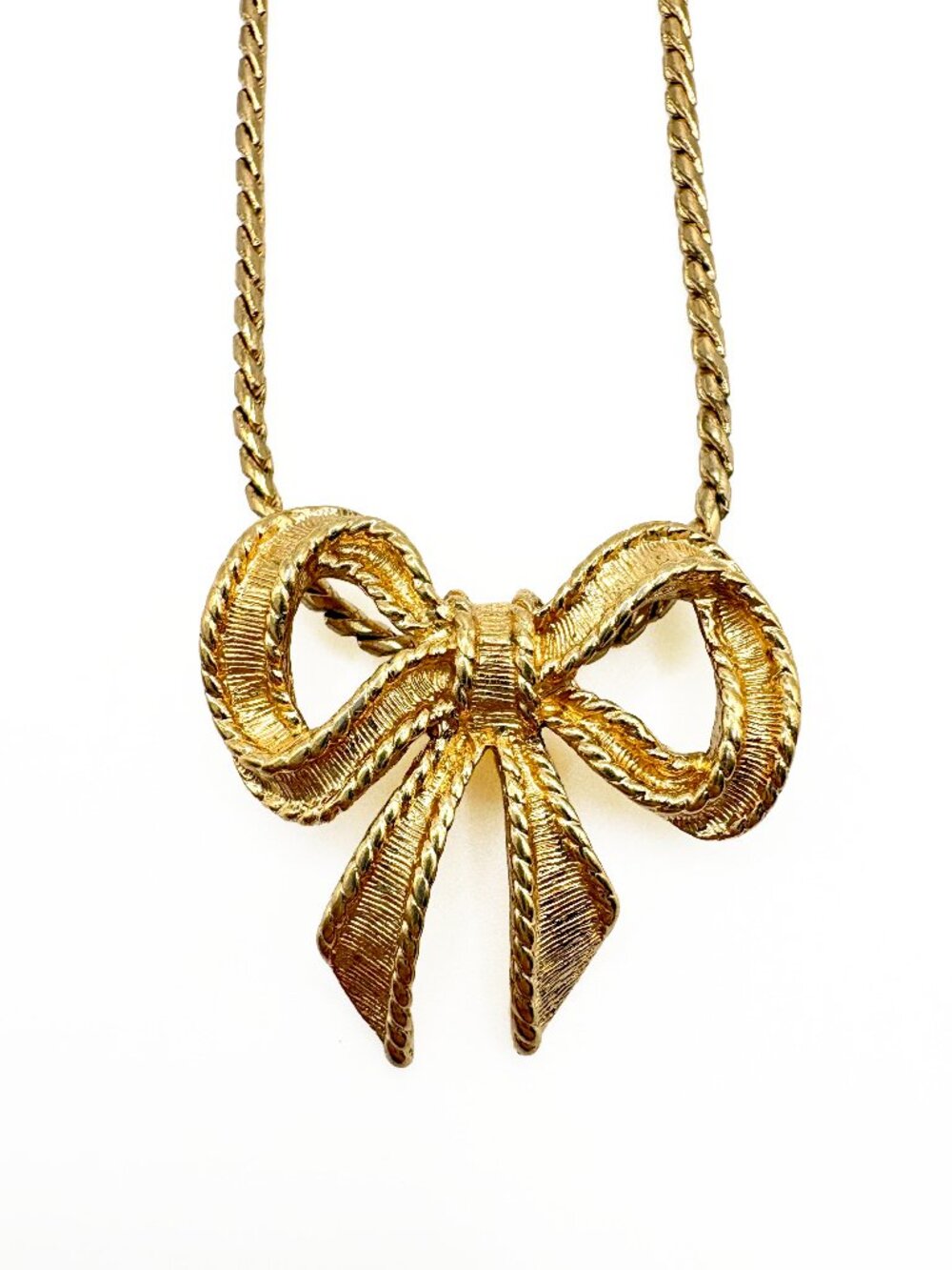 Vintage Avon Gold Tone Bow Ribbon Pendant Necklace